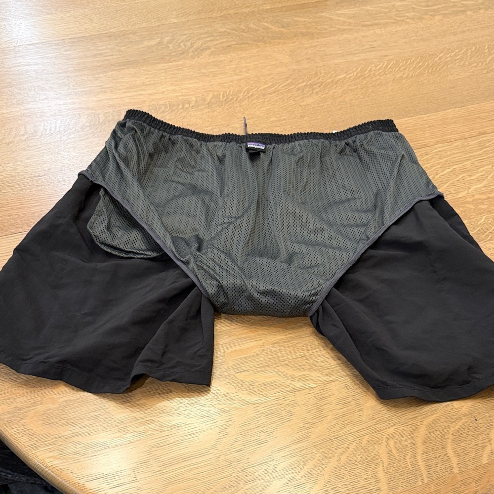 Patagonia Men's Shorts - Picture 6 of 8